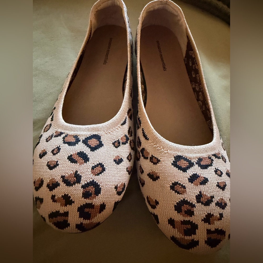 Amazon Essentials Beige Leopard Knit Ballet Flats
